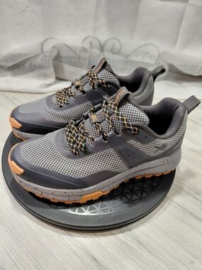 NEW KURU Womens Atom Trail Hiking Shoes Grey Orange & Black SIZE 7